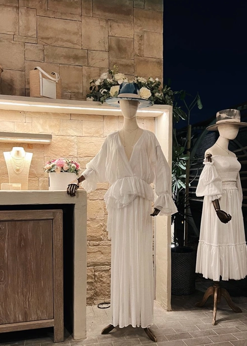 MOODSTORIES look: a linen dress in natural light