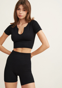 T-SHIRT BLACK