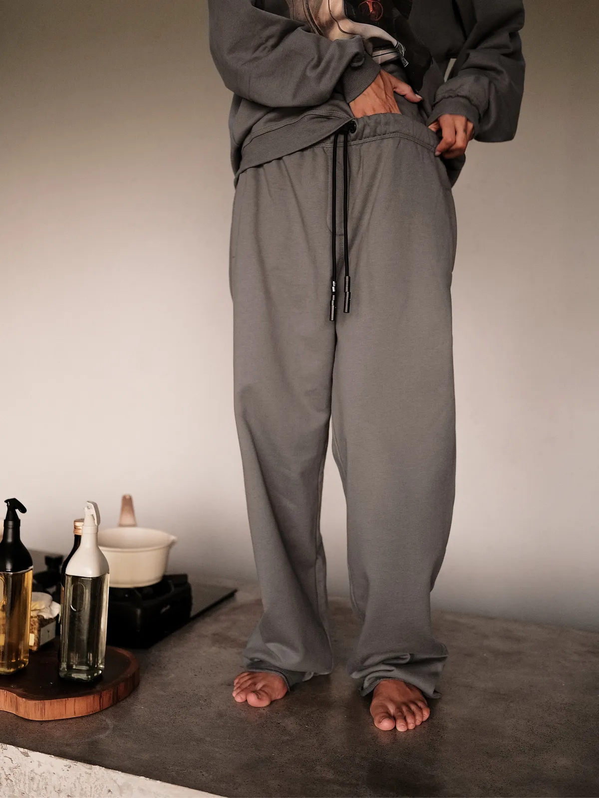 SWEATSHIRT ROAD