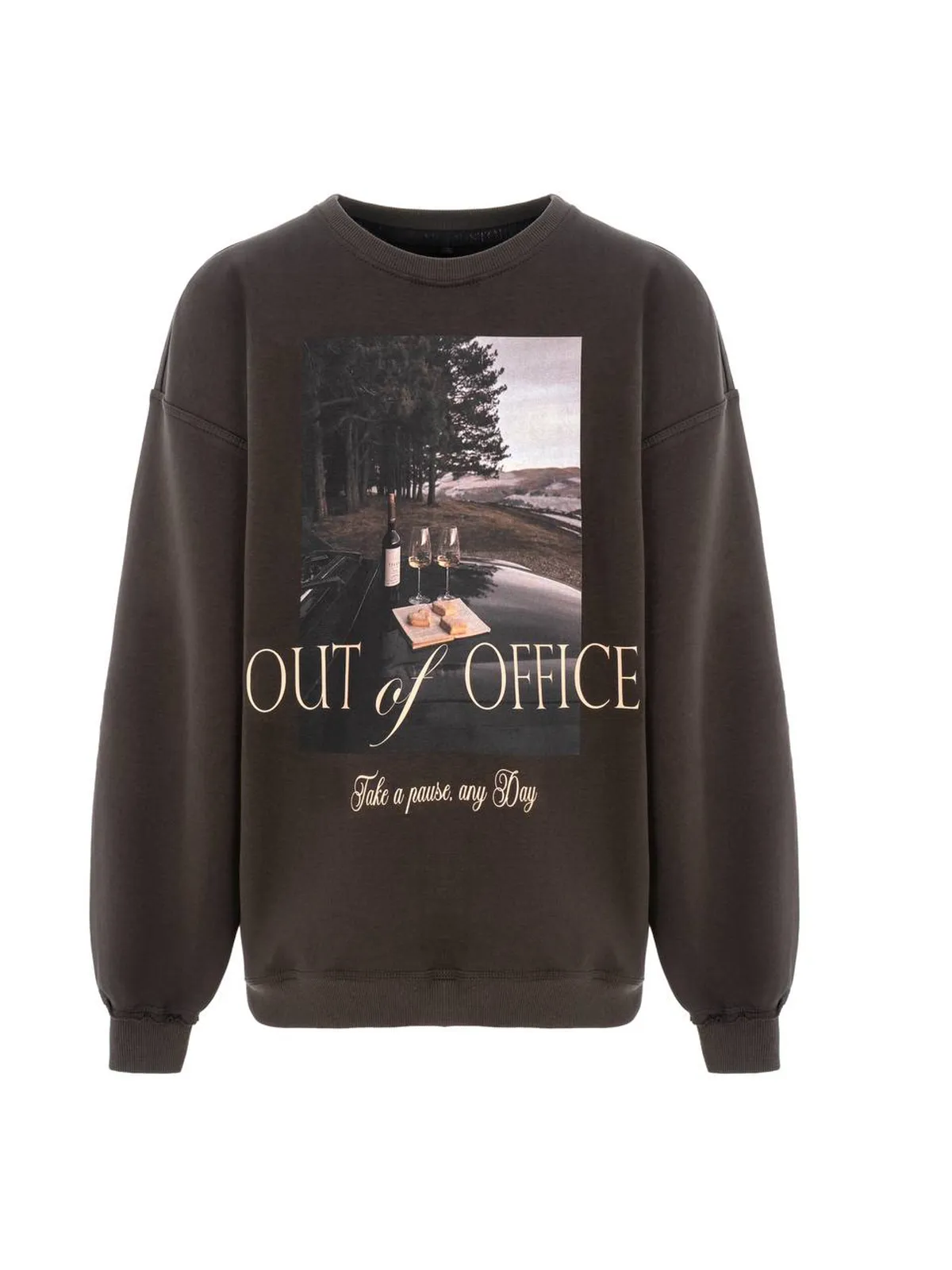 Темно-сірий оверсайз світшот MOODSTORIES SWEATSHIRT OFFICE з круглим вирізом та принтом «OUT of OFFICE» на білому фоні.